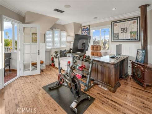 309  21st  , Huntington Beach, CA