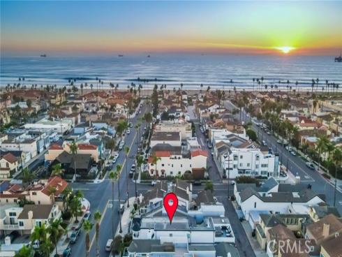 309  21st  , Huntington Beach, CA