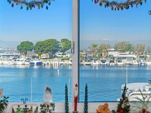 16255  Pacific  204  Circle, Huntington Beach, CA