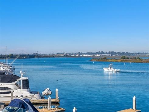 16255  Pacific  204  Circle, Huntington Beach, CA