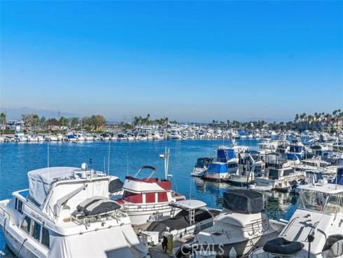 16255  Pacific  204  Circle, Huntington Beach, CA