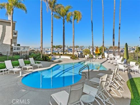 16255  Pacific  204  Circle, Huntington Beach, CA