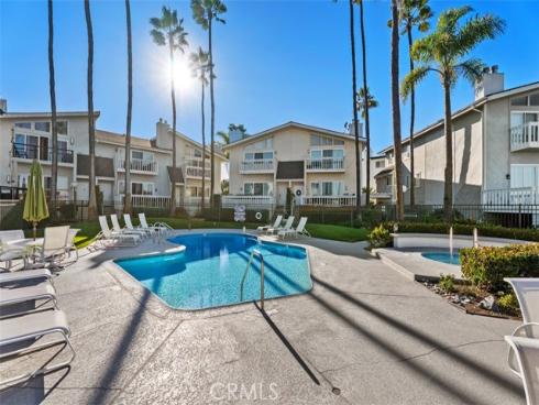 16255  Pacific  204  Circle, Huntington Beach, CA