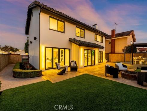 15631  Sunburst   Lane, Huntington Beach, CA