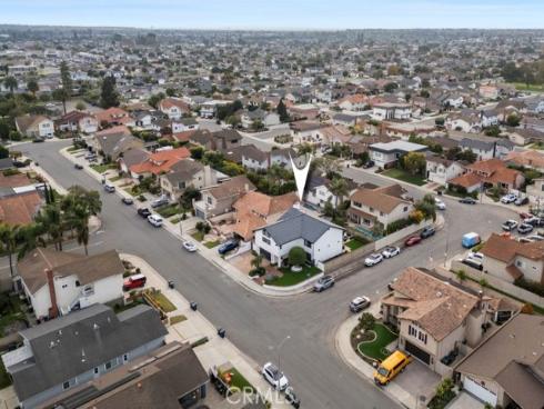 15631  Sunburst   Lane, Huntington Beach, CA