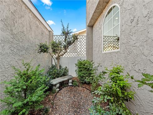 18576  Vallarta  , Huntington Beach, CA