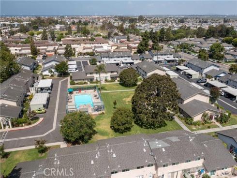 16509 Caballero 30B Lane, Huntington Beach, CA