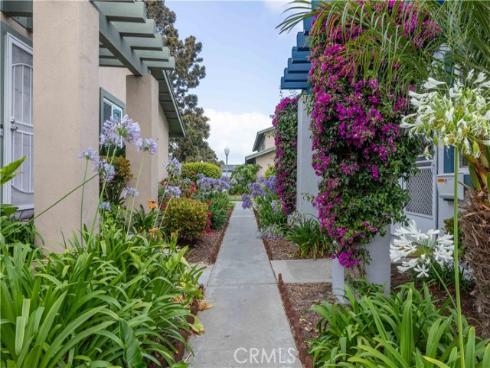 16509 Caballero 30B Lane, Huntington Beach, CA