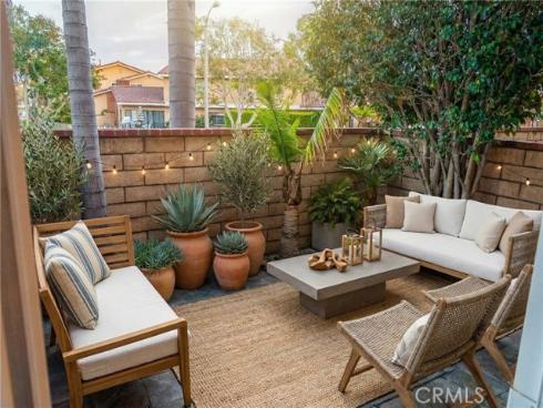 21066  Poolside  , Huntington Beach, CA