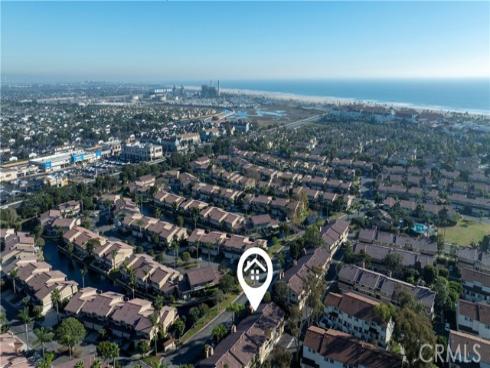 21066  Poolside  , Huntington Beach, CA