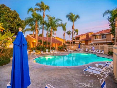 21066  Poolside  , Huntington Beach, CA
