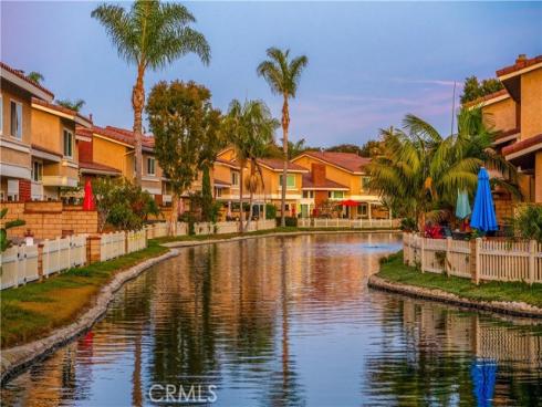21066  Poolside  , Huntington Beach, CA