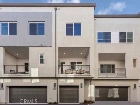 7256  Aura   Circle, Huntington Beach, CA