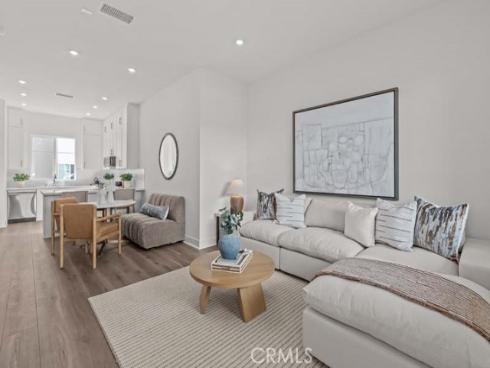 7256  Aura   Circle, Huntington Beach, CA