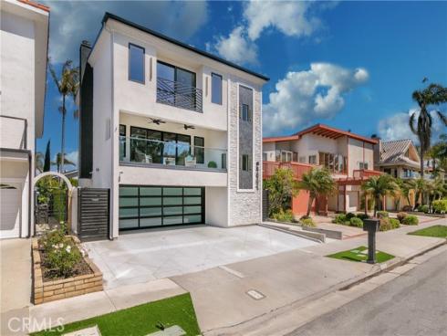 4651  Los Patos  , Huntington Beach, CA