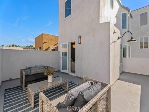 509  8th   Street, Huntington Beach, CA