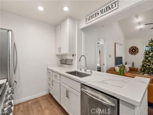 2323  Huntington  904  Street, Huntington Beach, CA