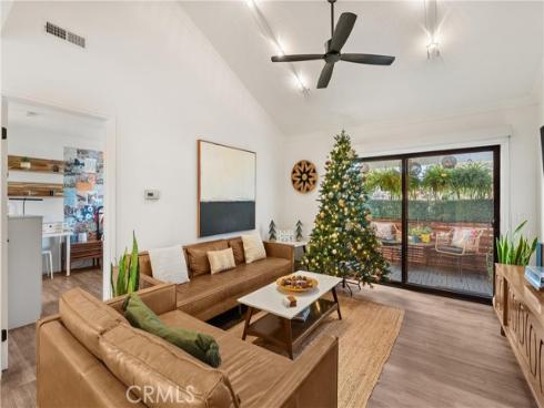 2323  Huntington  904  Street, Huntington Beach, CA