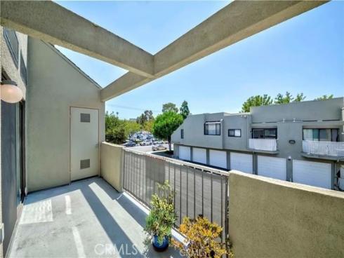 17722  Sergio Cir  203 , Huntington Beach, CA