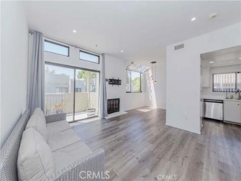 17722  Sergio Cir  203 , Huntington Beach, CA