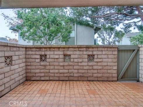8777  Coral Springs  2B  Court, Huntington Beach, CA