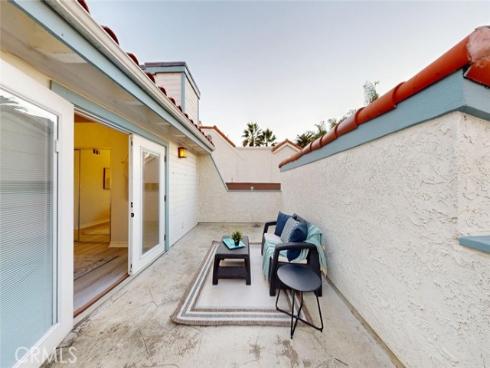 322 12 th , Huntington Beach, CA