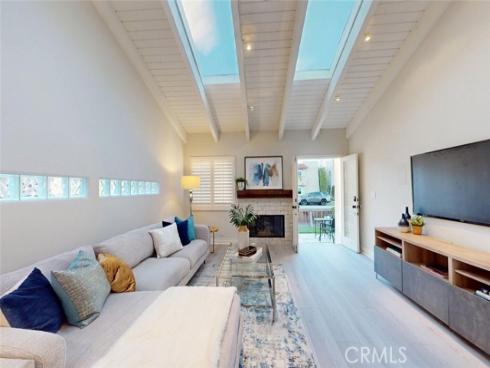 322 12 th , Huntington Beach, CA