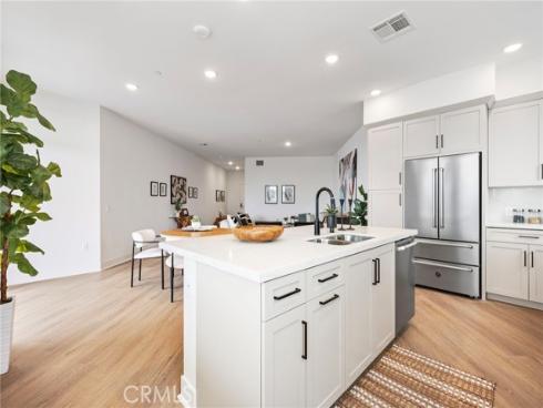 414 Main St 300 , Huntington Beach, CA