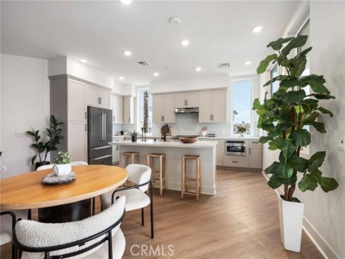 414 Main St 300 , Huntington Beach, CA