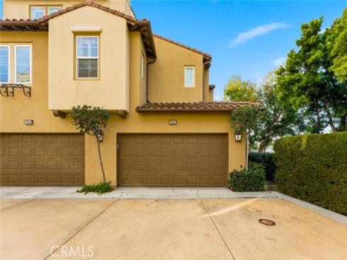 21245 Alanis , Huntington Beach, CA