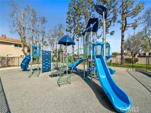 9958 Continental Drive, Huntington Beach, CA