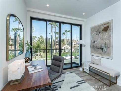 328 3rd , Huntington Beach, CA