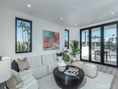 328 3rd , Huntington Beach, CA