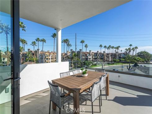328 3rd , Huntington Beach, CA