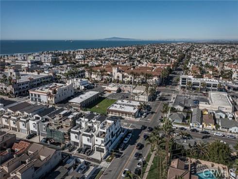 328 3rd , Huntington Beach, CA