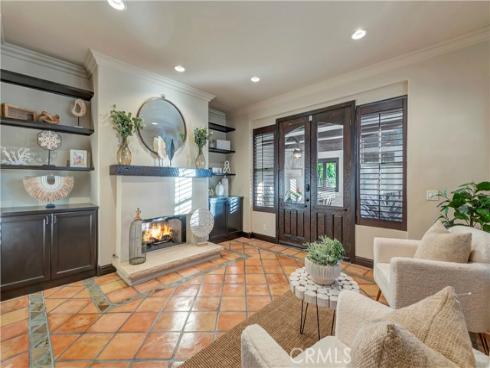 221 Hartford Avenue, Huntington Beach, CA