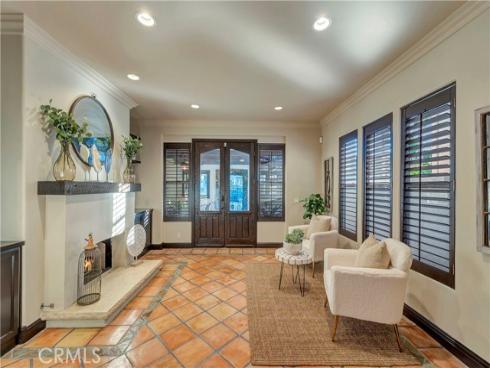 221 Hartford Avenue, Huntington Beach, CA