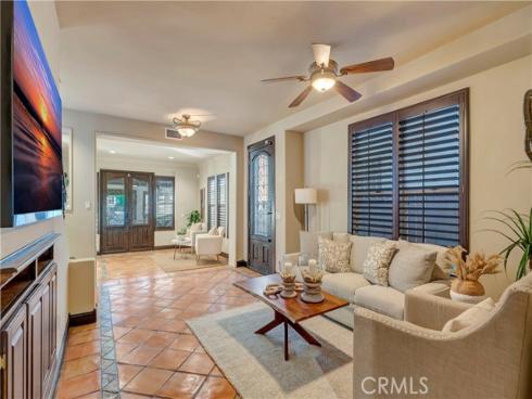 221 Hartford Avenue, Huntington Beach, CA