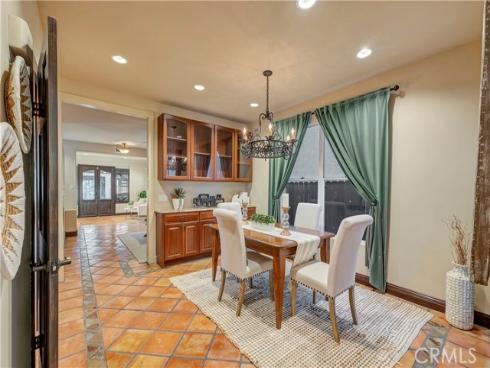 221 Hartford Avenue, Huntington Beach, CA