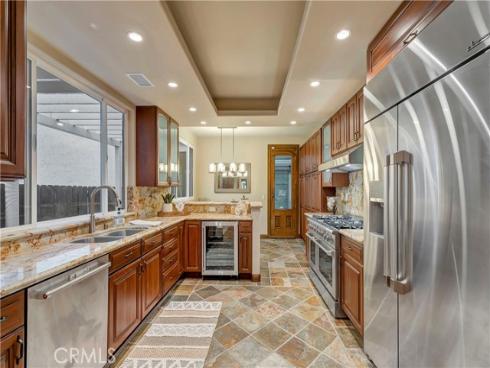 221 Hartford Avenue, Huntington Beach, CA