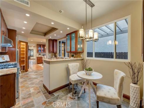 221 Hartford Avenue, Huntington Beach, CA