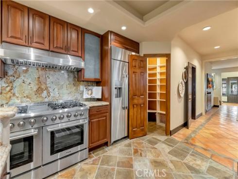 221 Hartford Avenue, Huntington Beach, CA