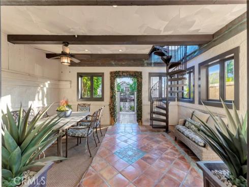 221 Hartford Avenue, Huntington Beach, CA