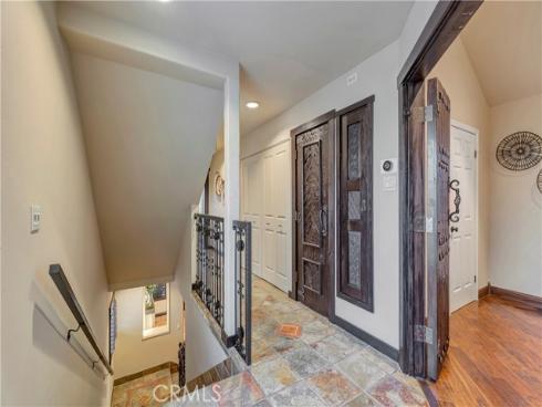 221 Hartford Avenue, Huntington Beach, CA