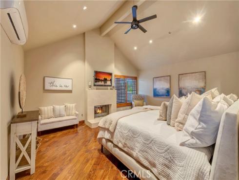 221 Hartford Avenue, Huntington Beach, CA