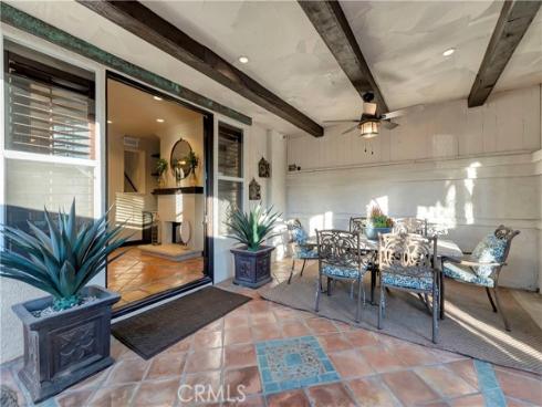 221 Hartford Avenue, Huntington Beach, CA