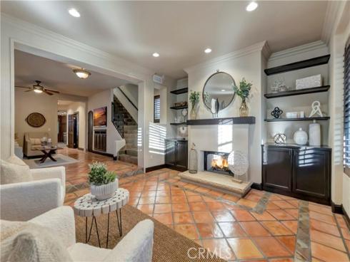 221 Hartford Avenue, Huntington Beach, CA