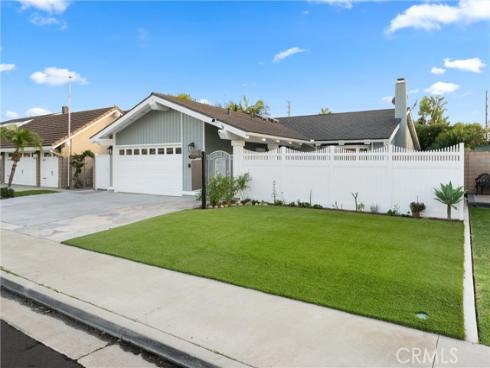 8592 Larkport Drive, Huntington Beach, CA