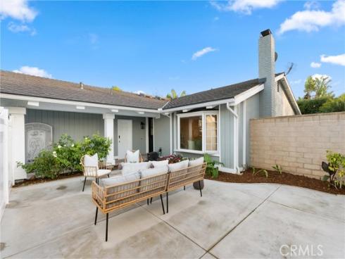8592 Larkport Drive, Huntington Beach, CA