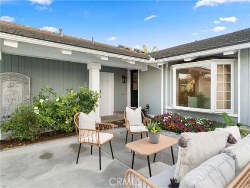 8592 Larkport Drive, Huntington Beach, CA
